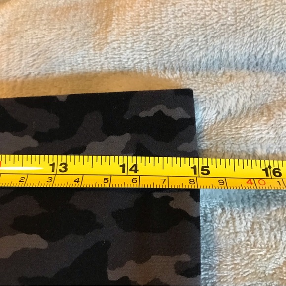 Athleta Salutation Stash 7/8 leggings PL large petiteTight Camo Lux Walnut Brown - Picture 11 of 11